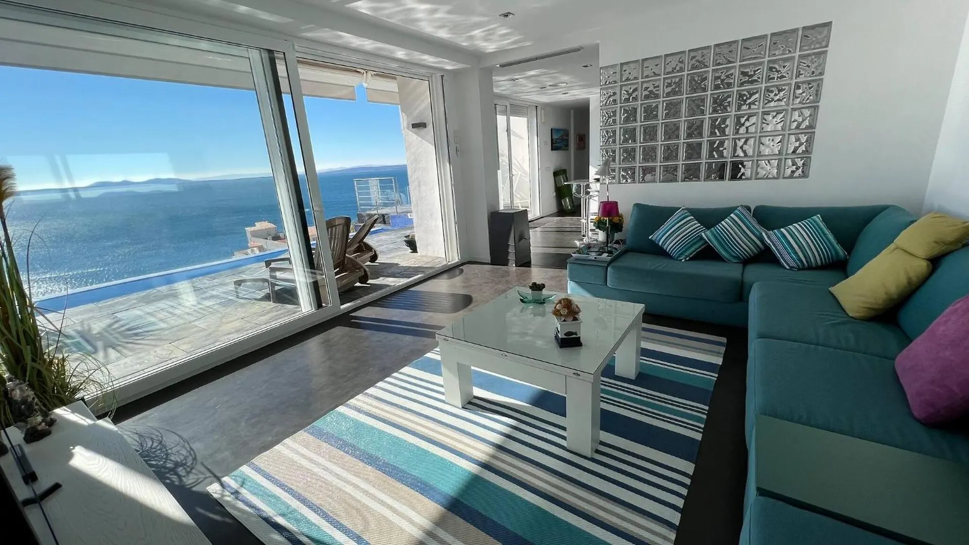 בית נופש הוילה רוזס Preciosa Casa Con Piscina Desbordante Y Vistas Al Mar ספרד