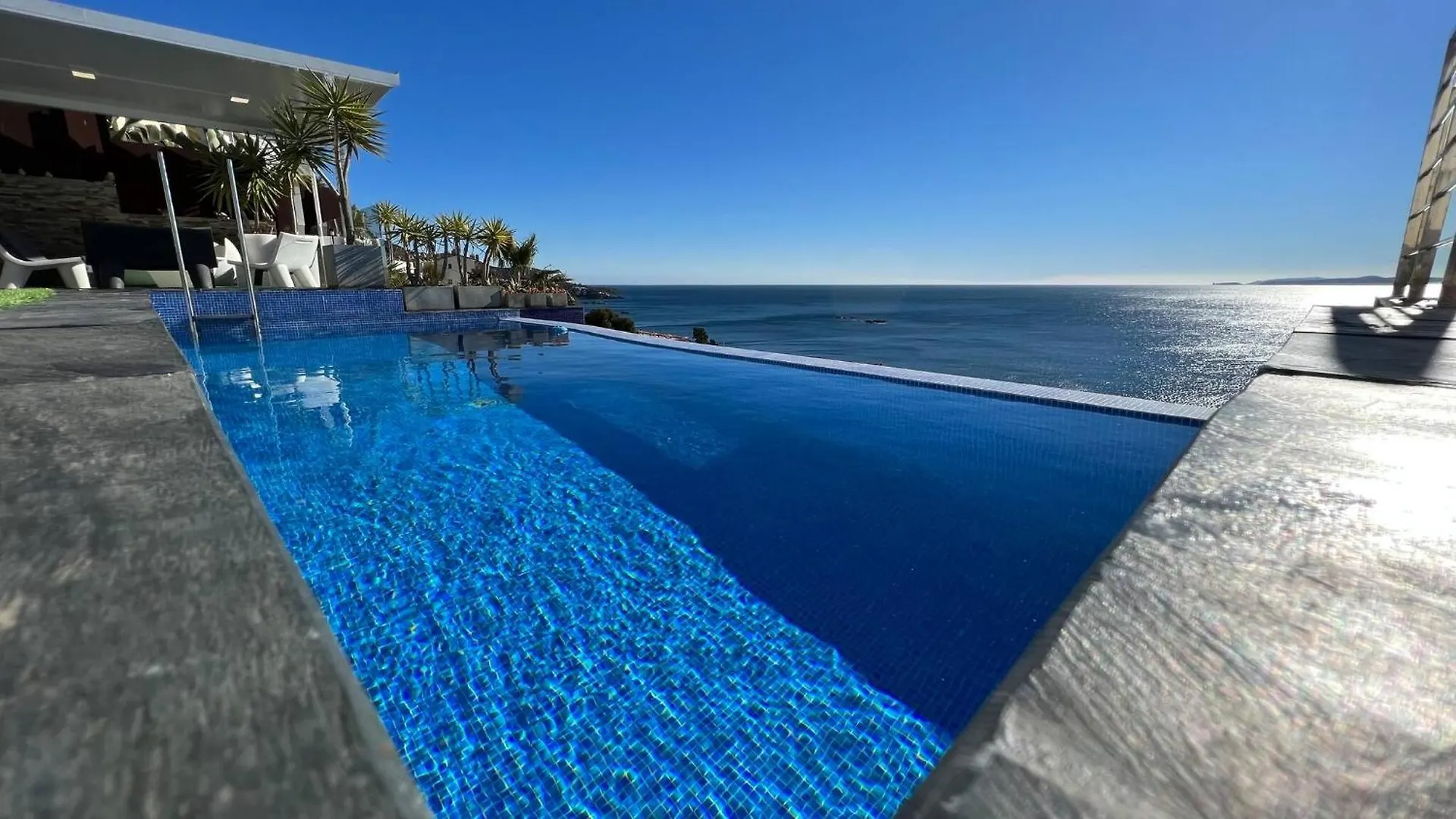 펜션 로지즈 Preciosa Casa Con Piscina Desbordante Y Vistas Al Mar 빌라 스페인