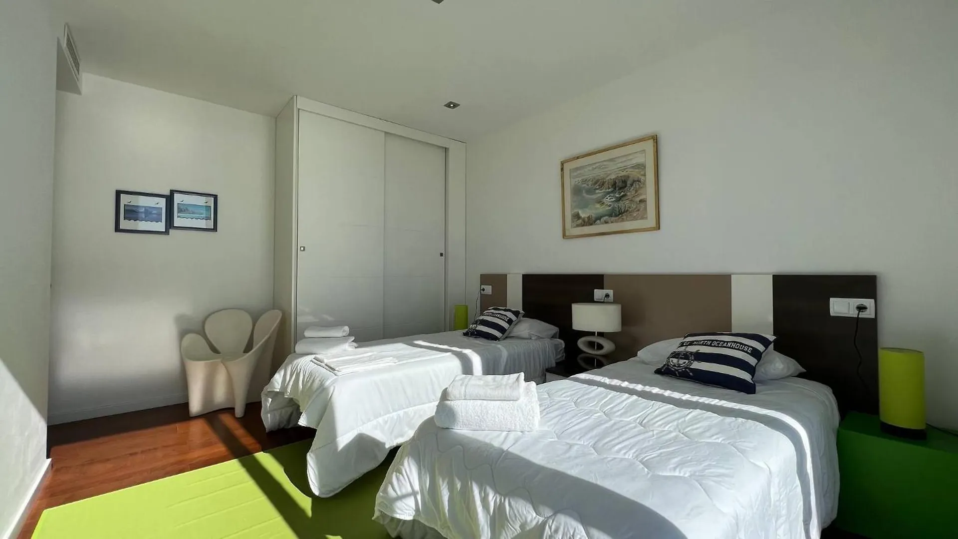 로지즈 Preciosa Casa Con Piscina Desbordante Y Vistas Al Mar 빌라 펜션