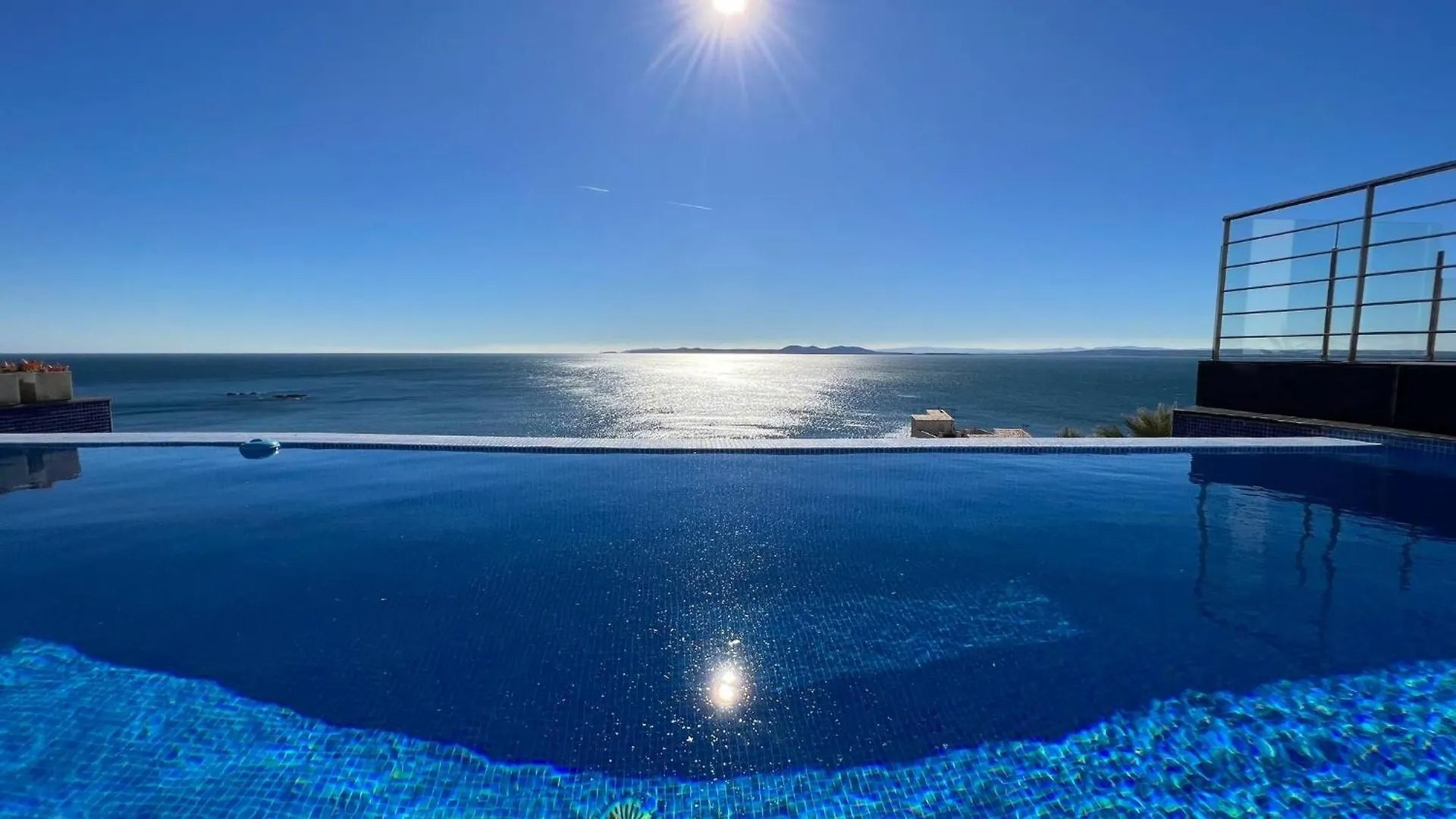 הוילה רוזס Preciosa Casa Con Piscina Desbordante Y Vistas Al Mar