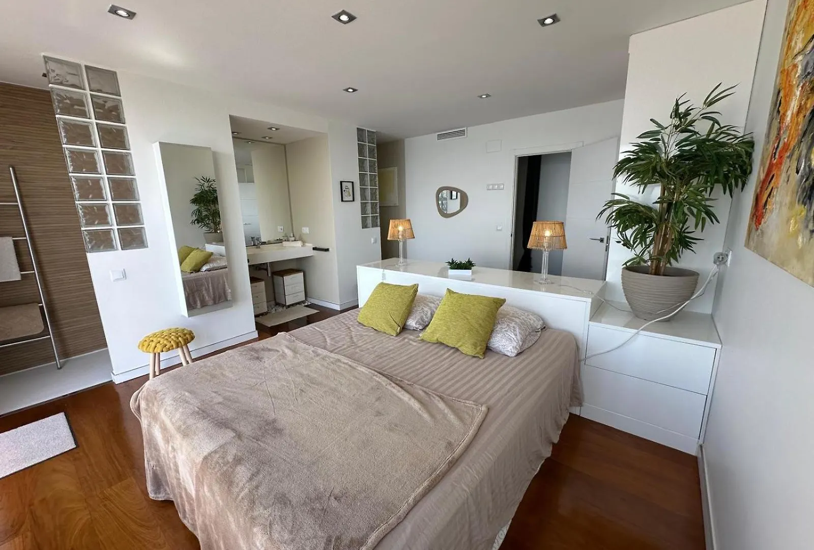 로지즈 Preciosa Casa Con Piscina Desbordante Y Vistas Al Mar 빌라