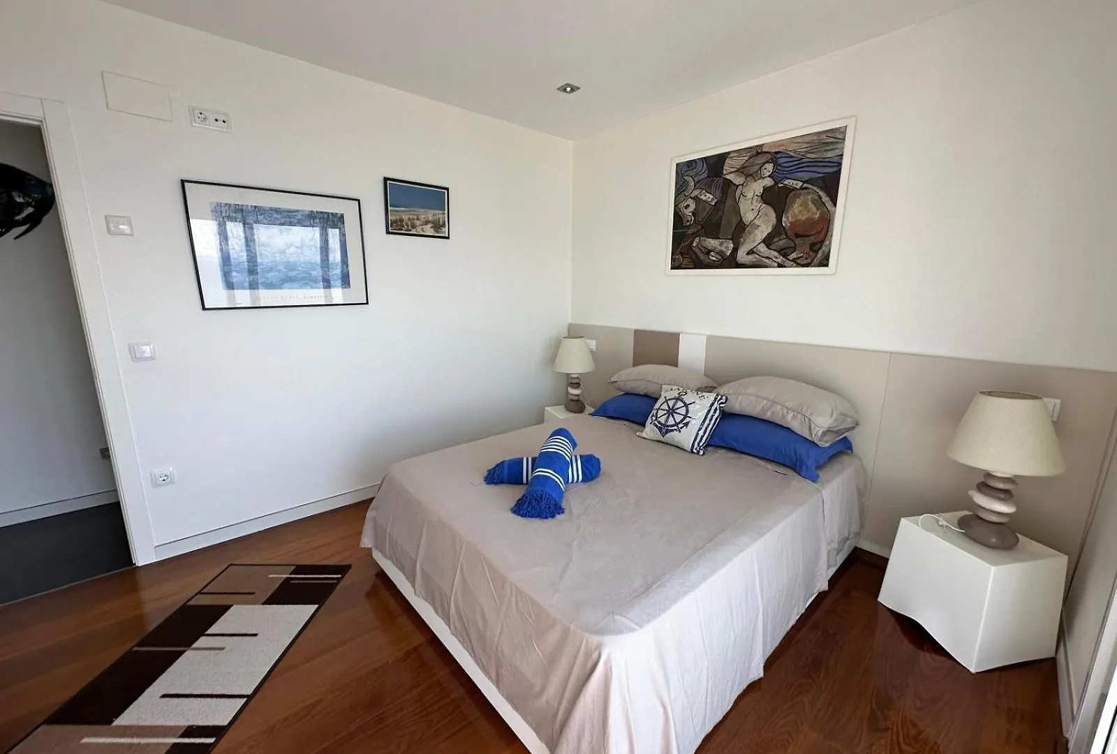 로지즈 Preciosa Casa Con Piscina Desbordante Y Vistas Al Mar 빌라