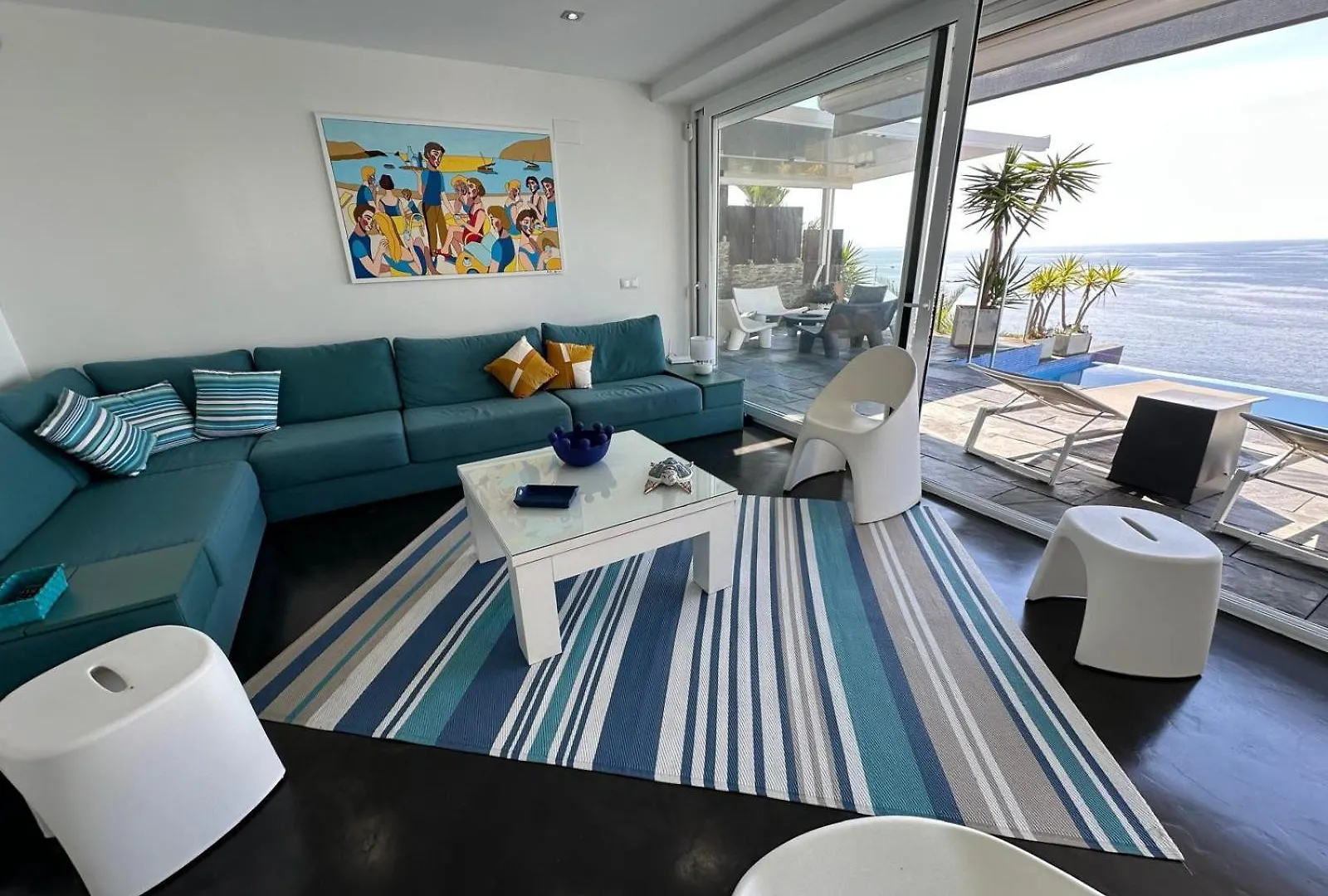 로지즈 Preciosa Casa Con Piscina Desbordante Y Vistas Al Mar 빌라 펜션