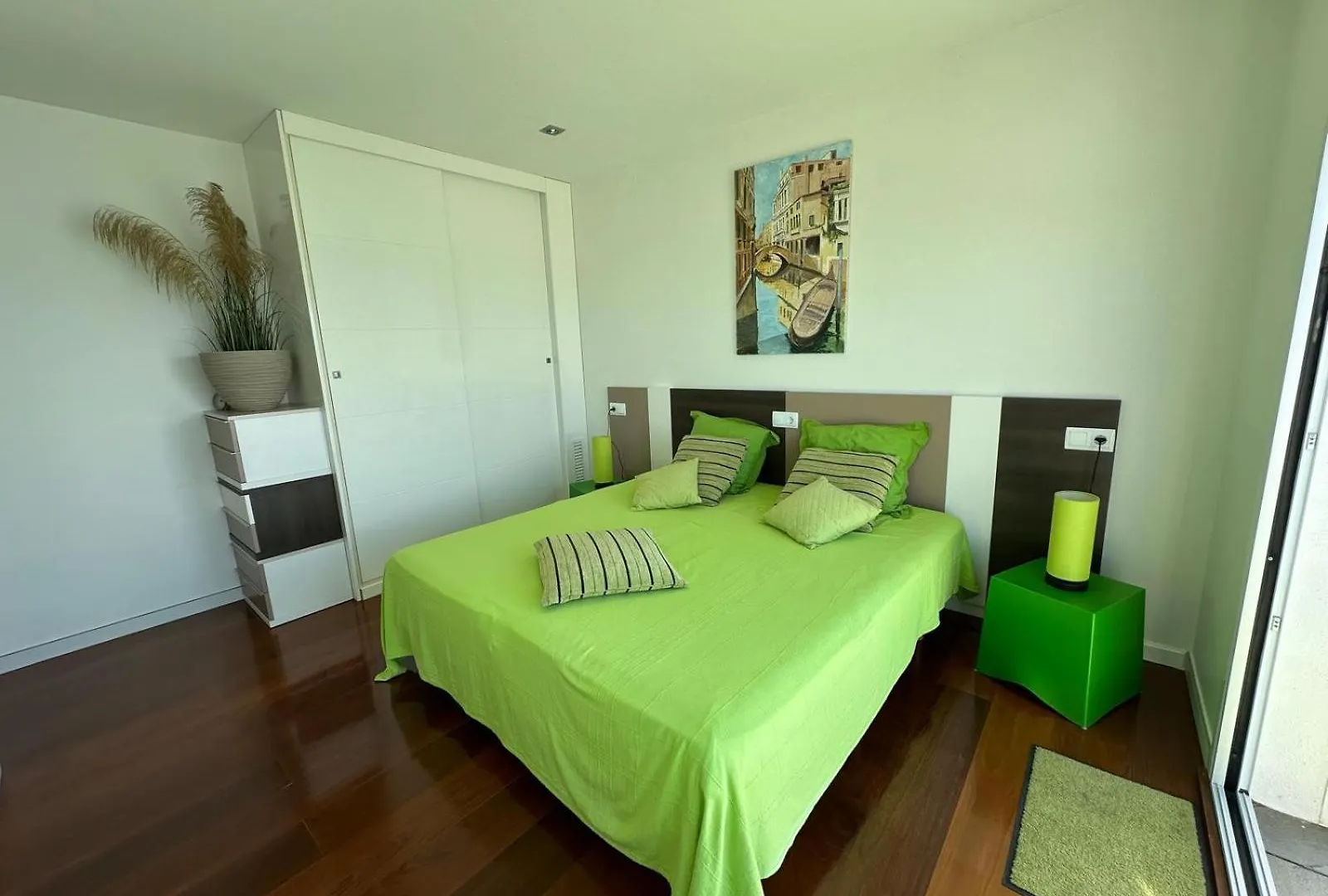 로지즈 Preciosa Casa Con Piscina Desbordante Y Vistas Al Mar 빌라 0*,