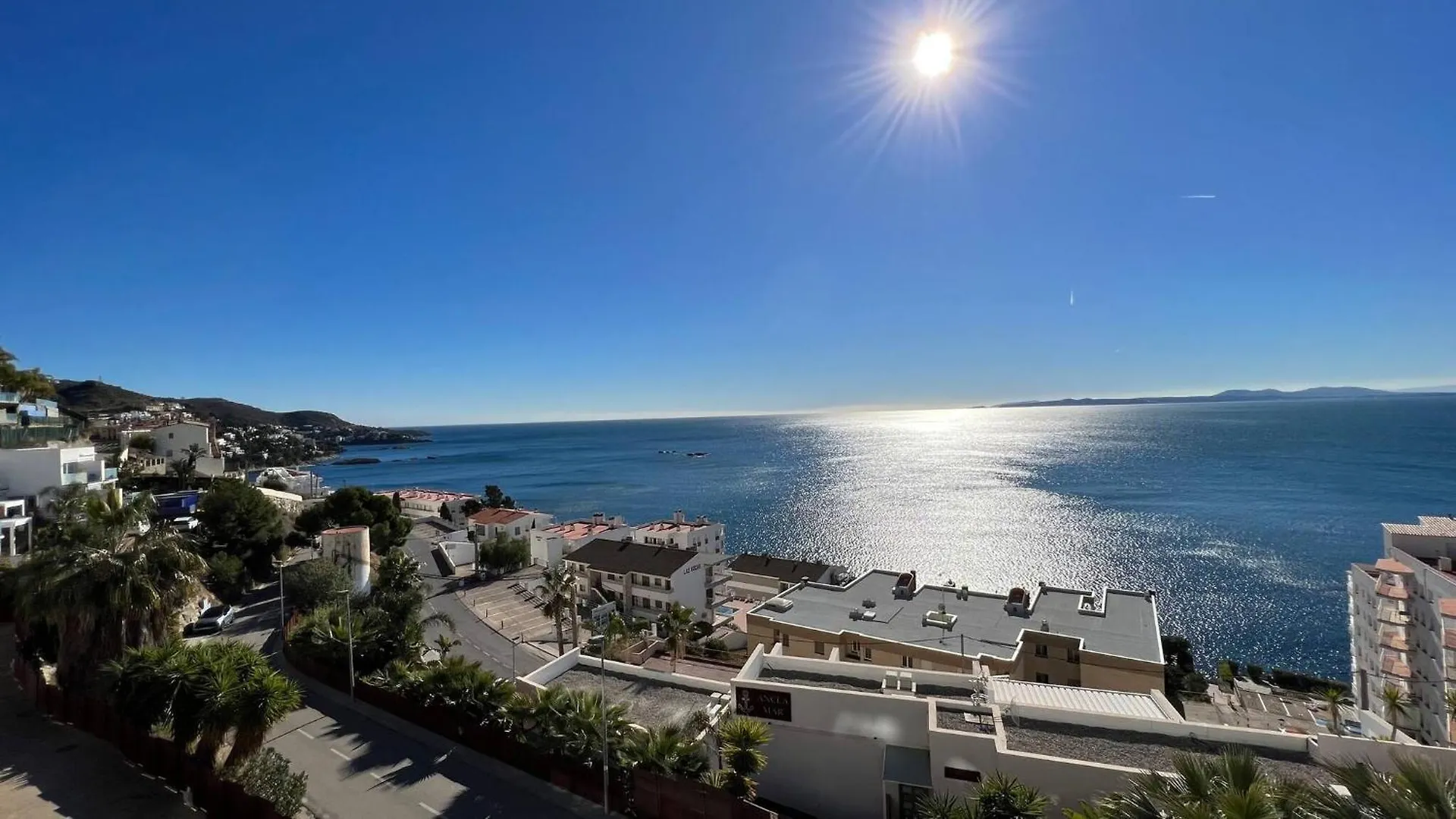 Preciosa Casa Con Piscina Desbordante Y Vistas Al Mar Villa Roses Spain