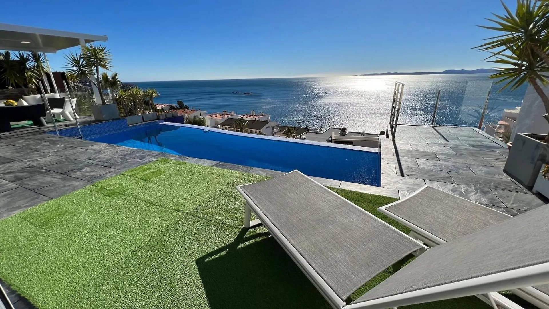 Preciosa Casa Con Piscina Desbordante Y Vistas Al Mar Villa Roses Holiday home