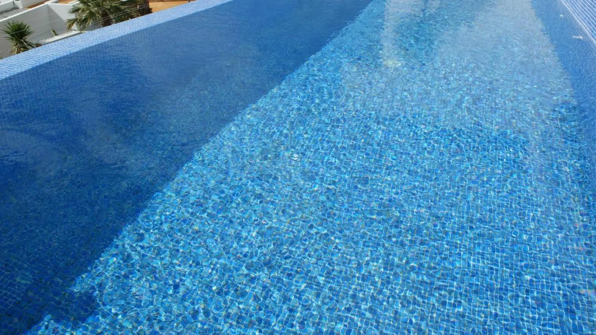 Preciosa Casa Con Piscina Desbordante Y Vistas Al Mar Villa Roses 0*,  Spain