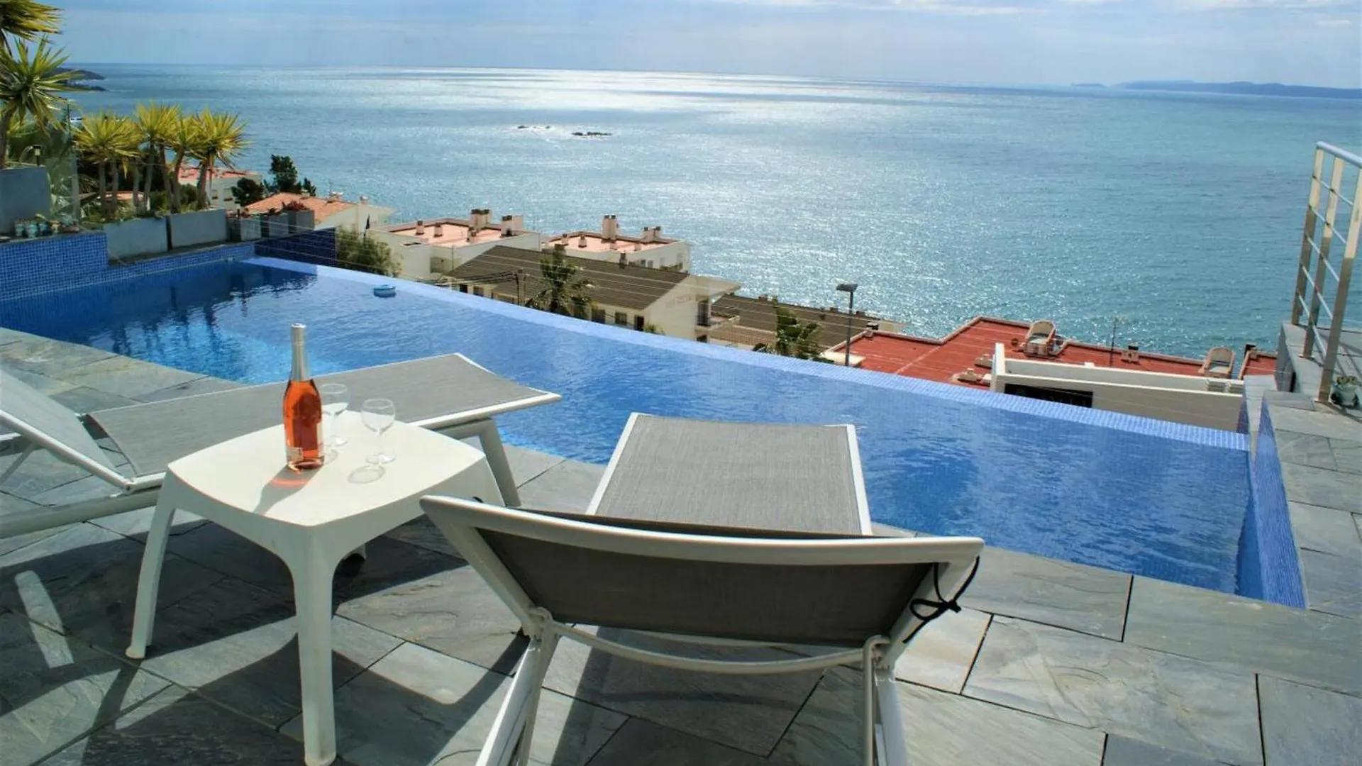 Preciosa Casa Con Piscina Desbordante Y Vistas Al Mar Villa Roses Holiday home